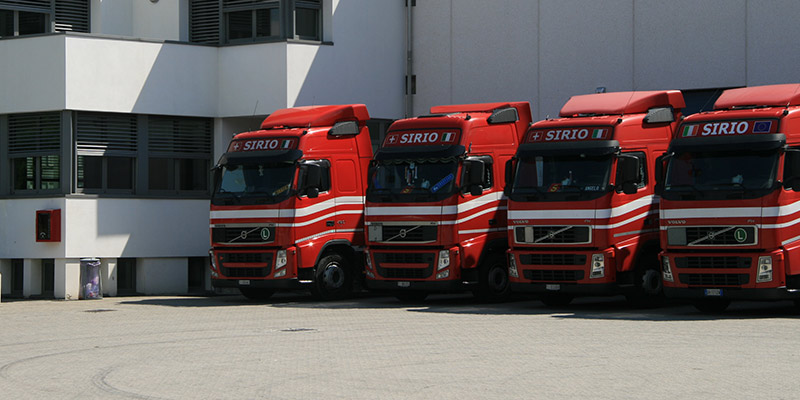 quattro-camion-parcheggiati-sirio